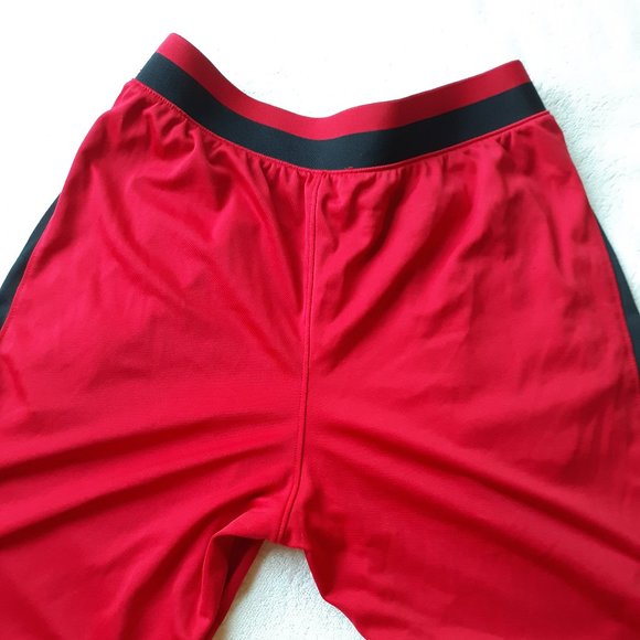 Under Armour Red Black Sports Shorts - Picture 5 of 10